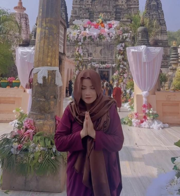 Diễn viên Hoàng Yến trước khi xuống tóc, chăm diện đồ kiệm vải, chịu đau để có vòng eo con kiến - Hình 3
