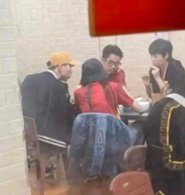 Doan Van Hau revealed secretly taken photos with his mother-in-law, netizens caught a detail suspected of living in Doan Hai Mys family - Photo 3