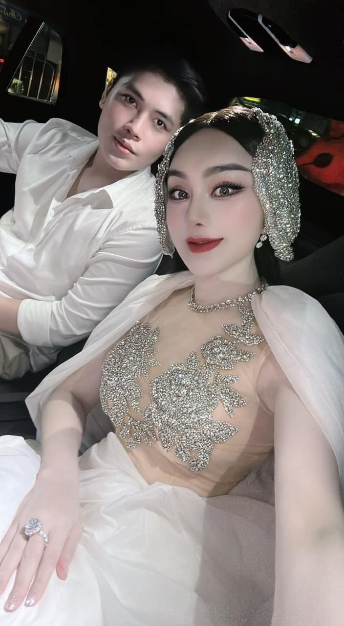 Lâm Khánh Chi ngầm thừa nhận hẹn hò với trợ lý kém 21 tuổi khi đáp trả lời mỉa mai của netizen - Hình 4