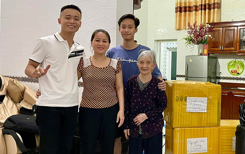 Mẹ ruột Quang Linh Vlog dành dụm từng đồng gửi sang châu Phi cho con trai, lý do gây xúc động - Hình 5