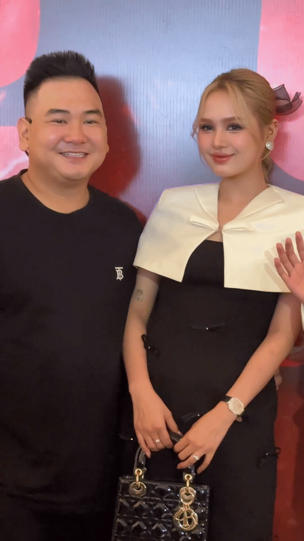 Xoài Non đẹp thách thức camera thường, netizen chỉ để ý chi tiết nghi vấn đang mang thai? - Hình 1