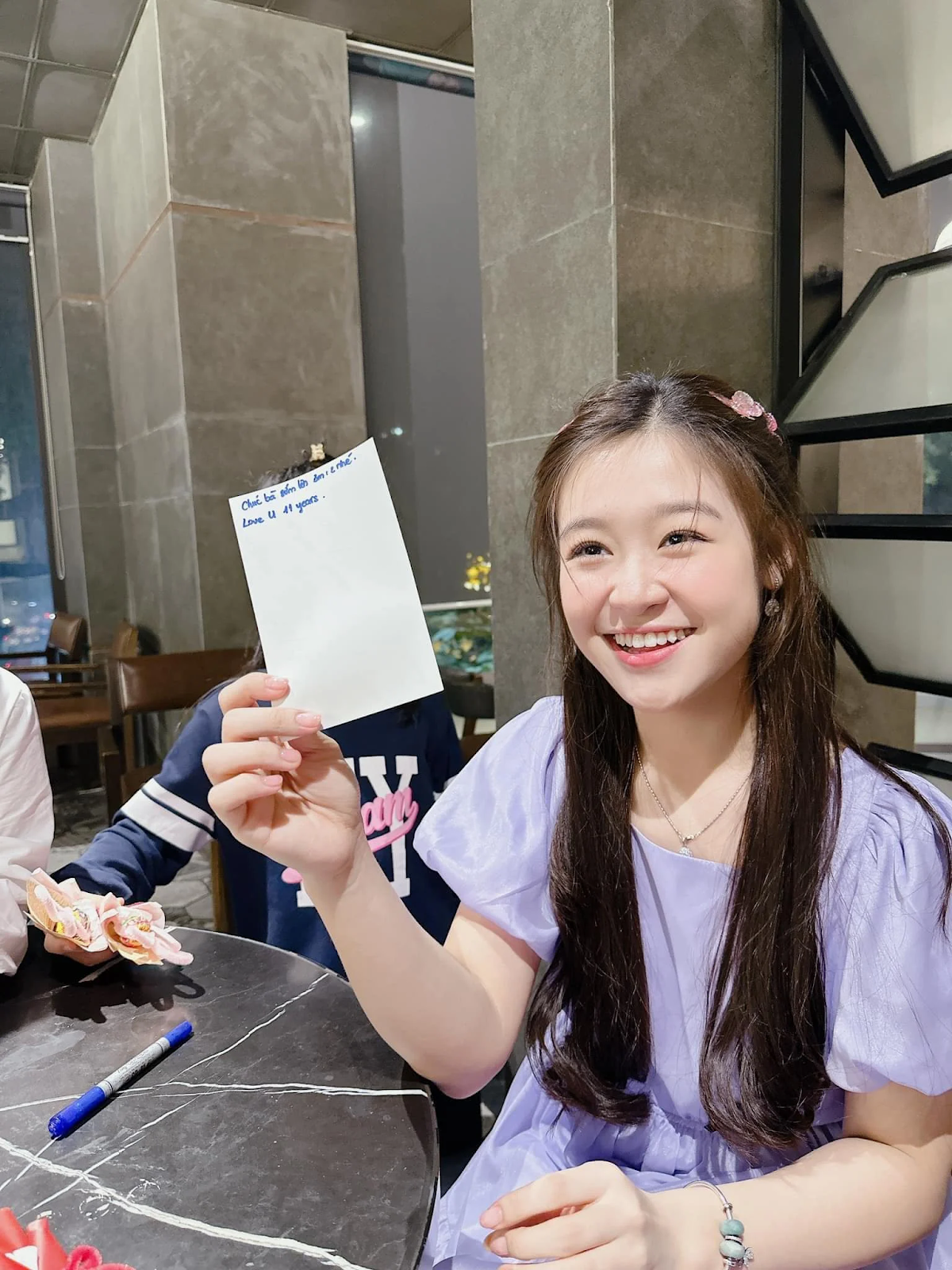 Youtuber Tho Nguyen acted strangely in front of the noise, child beauty queen Bao Ngoc happily met with fans to heal herself - Photo 2