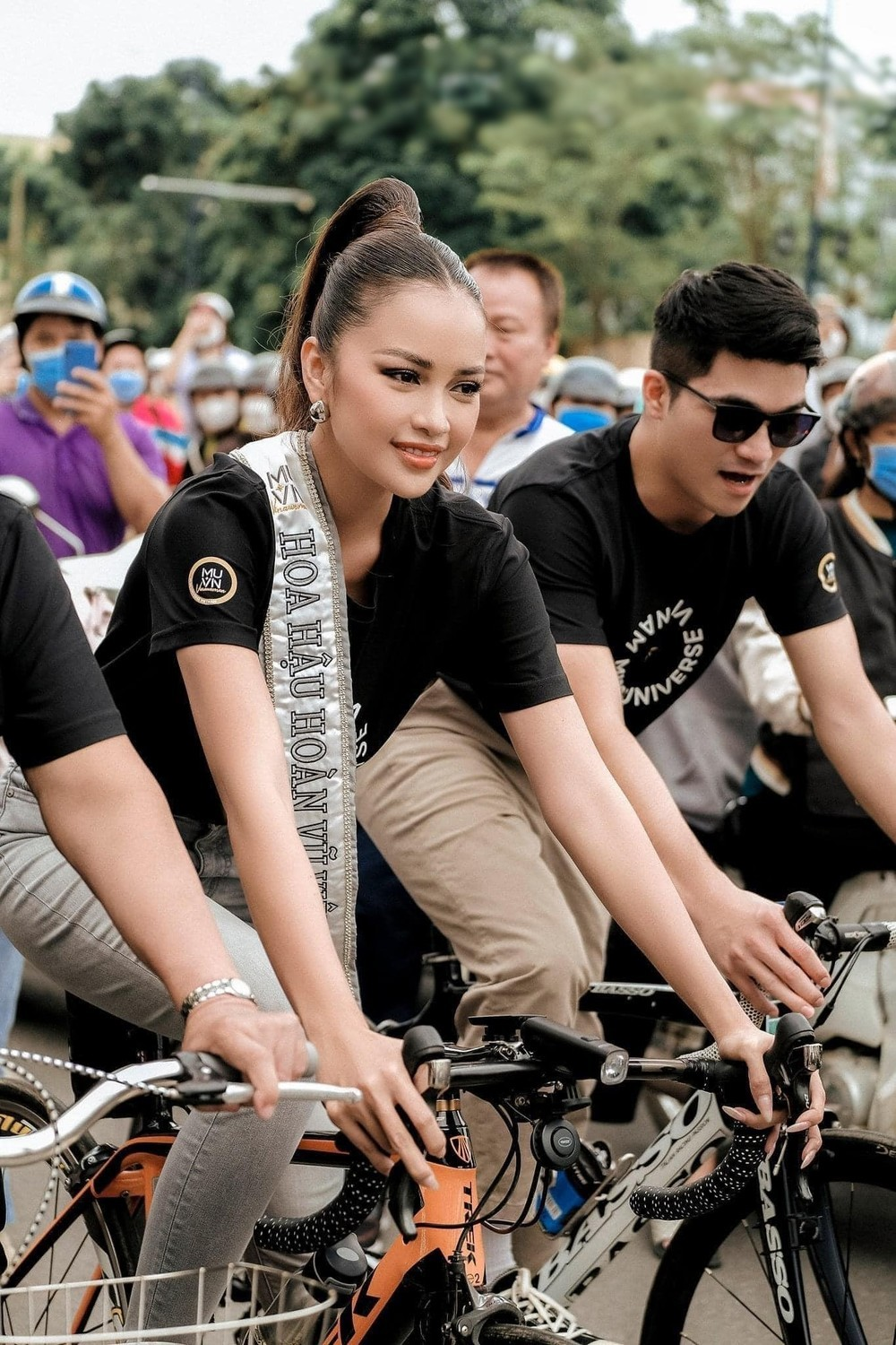 BTC MUVN xác nhận Ngọc Châu chưa tốt nghiệp Đại học, vương miện của Thanh Thanh Huyền bị tố đạo nhái - Hình 3