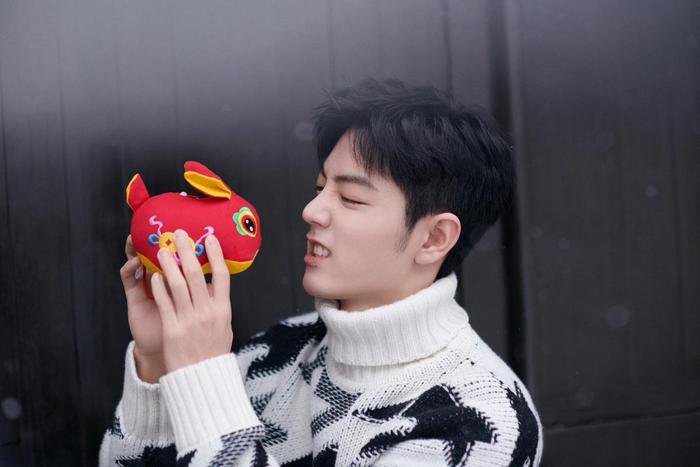 Dương Tử gặp biến căng giữa bão tin hẹn hò, Tiêu Chiến xót xa cho 'người thương'? - Hình 12