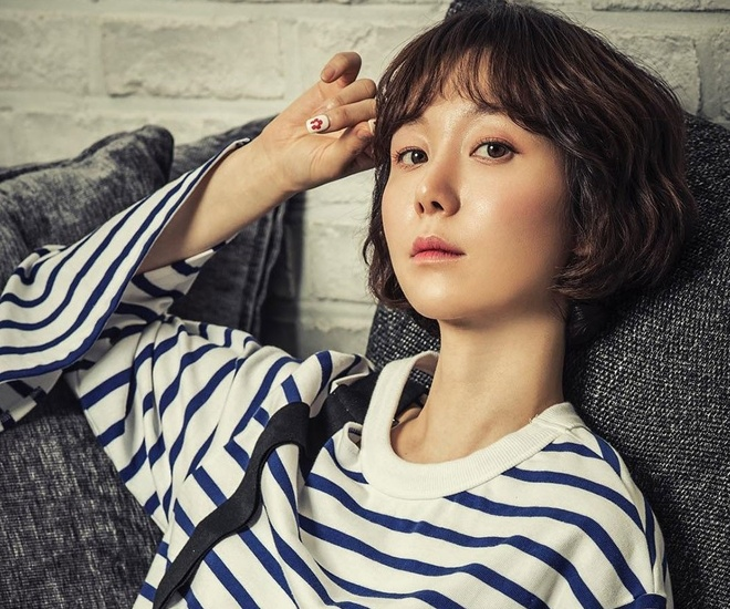 Lee Yoo Young - Mỹ nhân tài năng của màn ảnh Hàn Quốc nhưng mệnh khổ, hôn phu mất trước ngày cưới - Hình 2