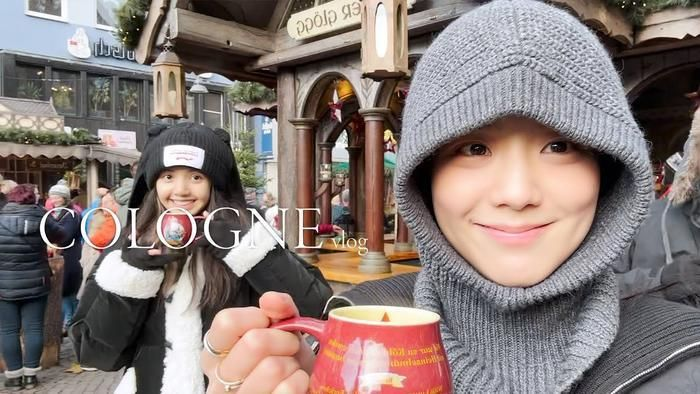 Lisa (BLACKPINK) cầm thẻ đen thuộc 0,05% giới siêu giàu, Jennie lại bị mắng vì V (BTS)? - Hình 1