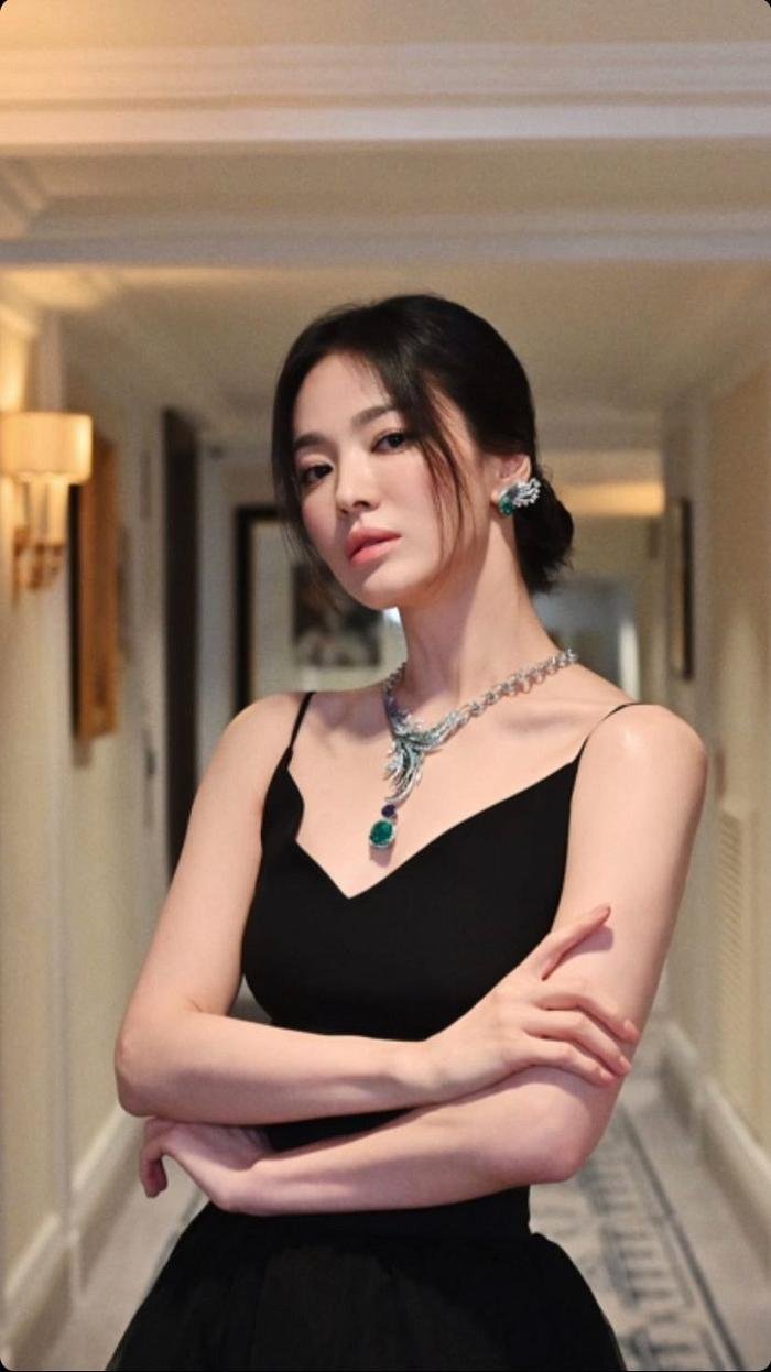 Song Hye Kyo lộ tình trạng gây xót xa khi Song Joong Ki tái hôn, lộ rõ phân biệt đối xử vợ mới - cũ - Hình 5