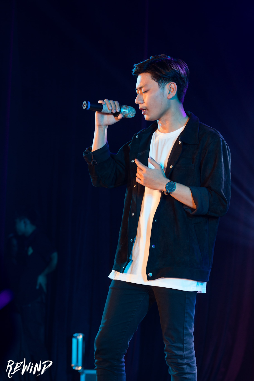 Thái Đinh: Hoàng tử ballad hớp hồn giới trẻ, bỏ việc văn phòng theo đuổi đam mê - Hình 7