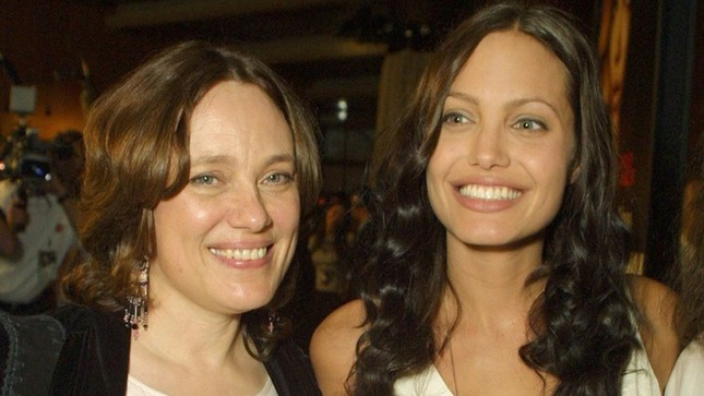 Shock: Angelina Jolie stole her biological mother's lover, leaving her traumatized, unable to heal until death?  - Figure 1