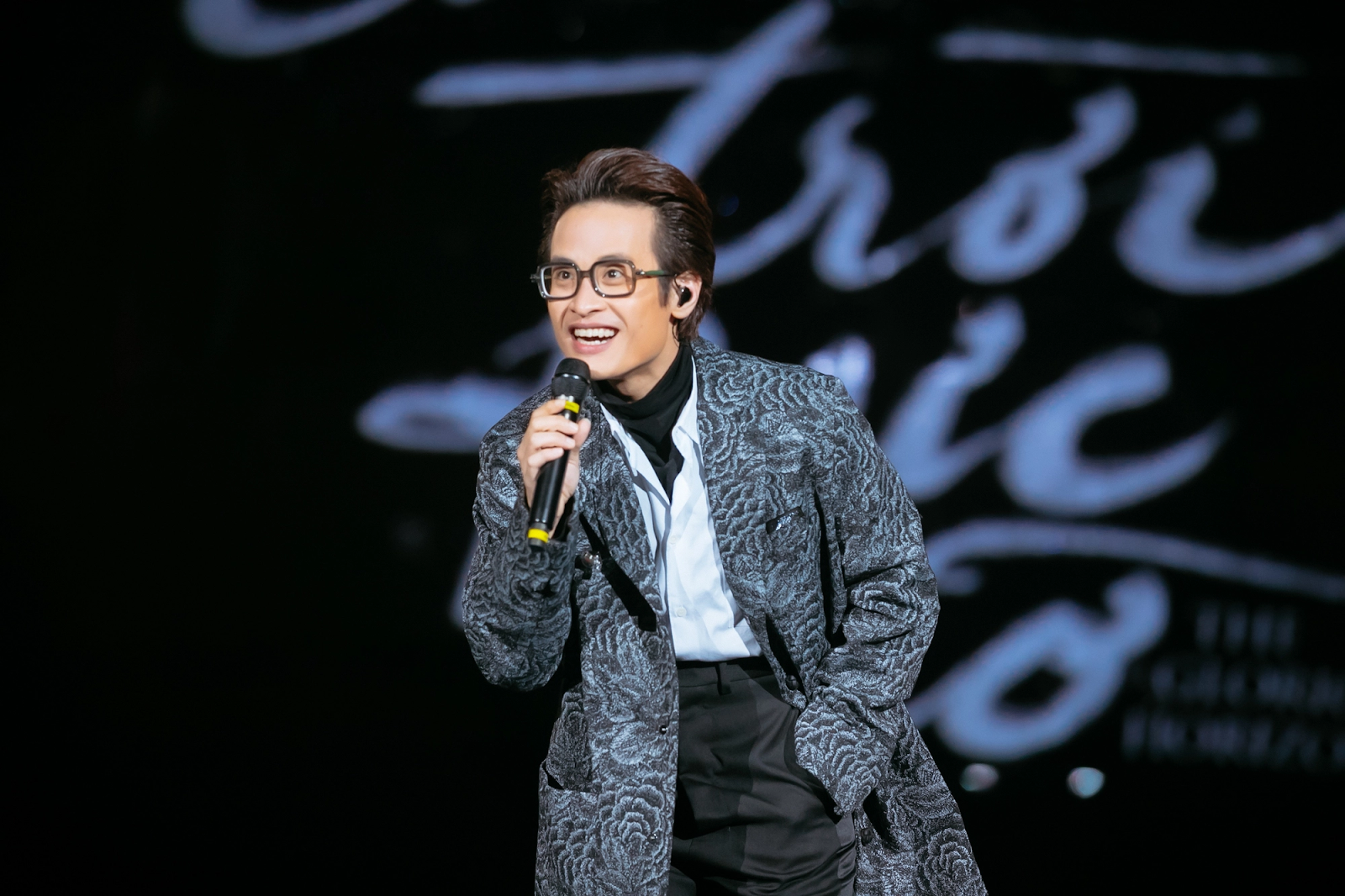 Hà Anh Tuấn chi 500 triệu làm 1 điều cực sốc mặc liveshow bị chê tan nát, fan bắt chước làm theo - Hình 1