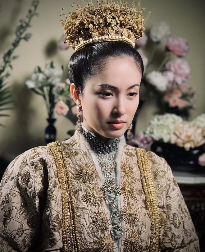 Hoa Hậu Nong Poy: Hành trình chuyển giới vất vả, từ nghi vấn hẹn hò Cổ Thiên Lạc đến làm dâu hào môn - Hình 1