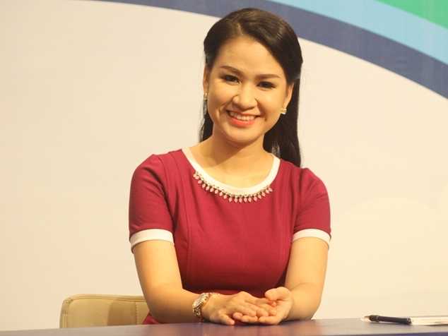 MC Ngọc Hương bị ném đá vì phân biệt vùng miền, cúi đầu xin lỗi nhưng khán giả tuyên bố không bỏ qua - Hình 2