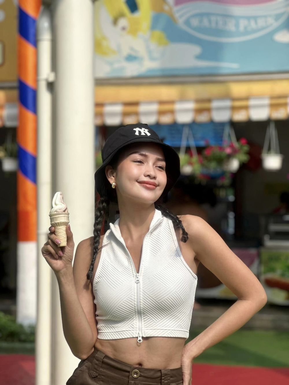Ngọc Châu bại trận trước Á hậu 1 Miss Charm, Lương Thùy Linh lên đời làm Phó trưởng BGK MWVN - Hình 6