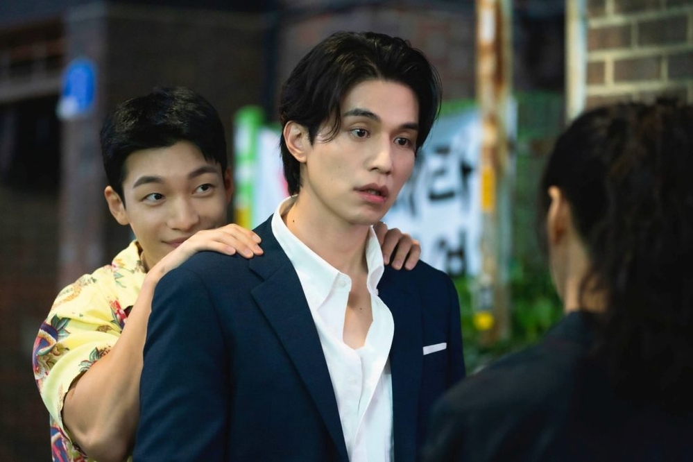 Wi Ha Joon: Vụt sáng nhờ Squid Game, khiến hội chị em truy tìm nhưng quá khứ lạ ít ai biết - Hình 8