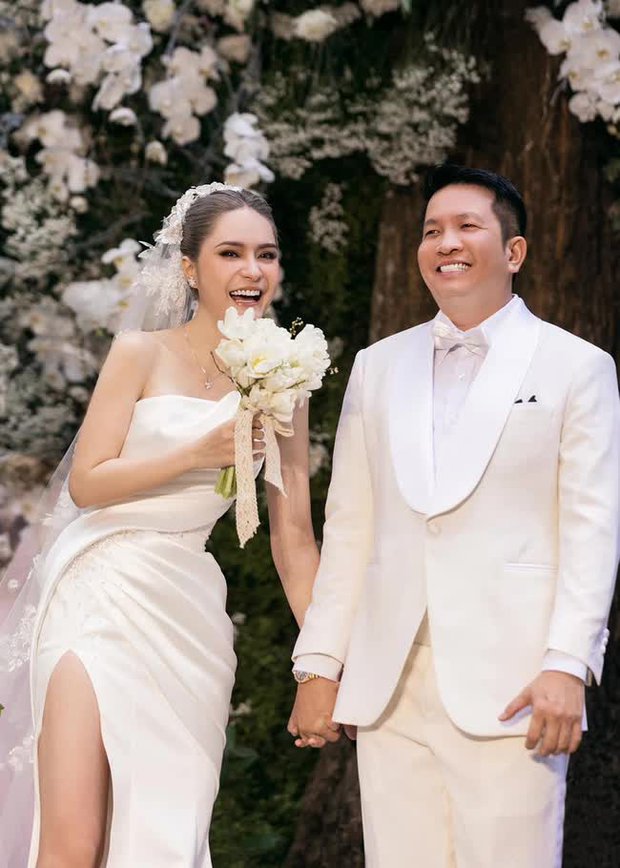 Chồng Đoàn Di Băng: Đại gia khét tiếng, vướng tin hẹn hò gái trẻ Vbiz vẫn được vợ bênh chằm chặp - Hình 2