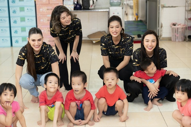 Đương kim Miss Grand thay đổi 180 độ khi đến VN, mami Teresa của Thùy Tiên tỏ rõ thái độ? - Hình 2