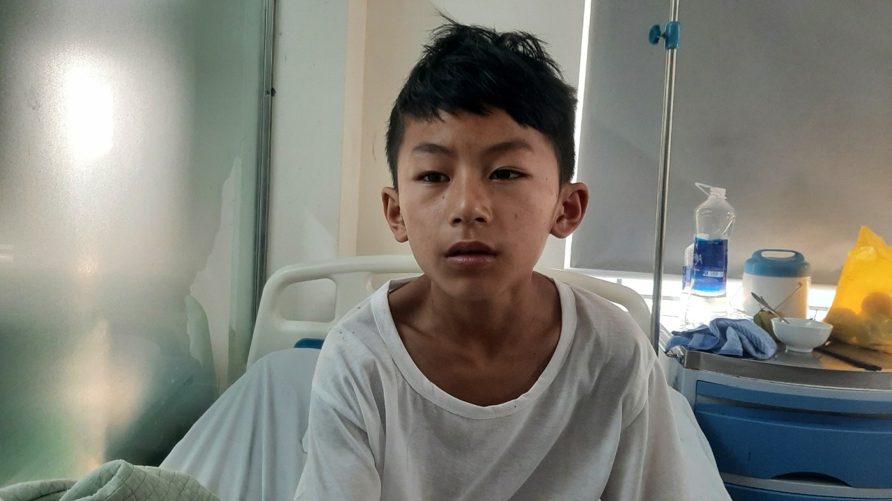 Hoàn cảnh đáng thương của vợ chồng trẻ có 3 con nhỏ nguy kịch trong vụ nổ gara ở Nghệ An - Hình 4