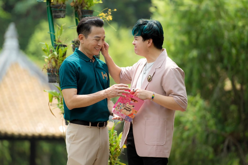Hữu Tiến (Đất Phương Nam): Ly hôn sớm, bị nghi ngờ giới tính, phát ngôn thẳng về Trấn Thành - Hình 6