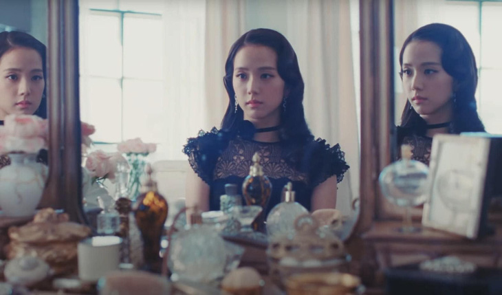 Jisoo debut solo thảm họa giúp Rosé hưởng lợi, BLACKPINK bị chính quê nhà chơi xấu? - Hình 3