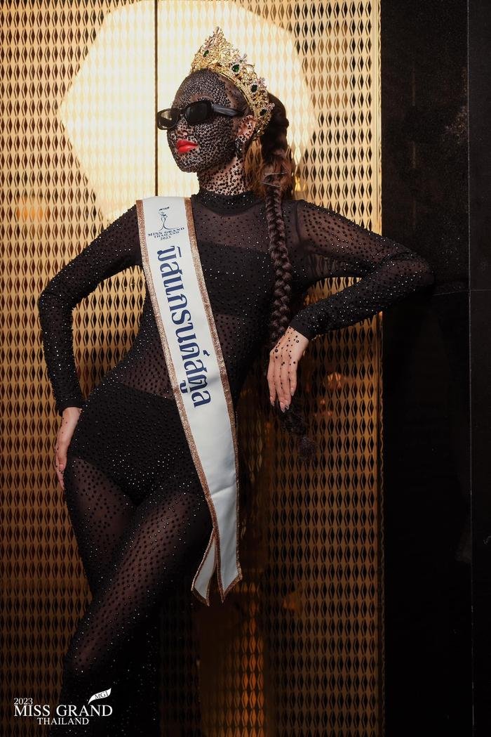 Miss Grand Thailand 2023 gây choáng váng với thí sinh người ngoài hành tinh, nhà Sen Vàng vỗ mặt - Hình 3