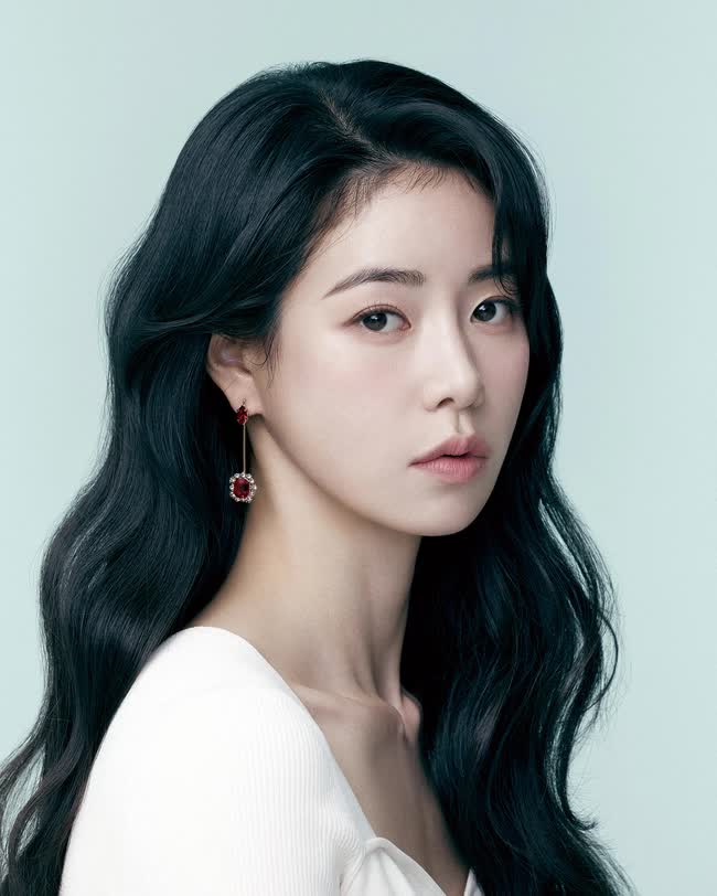 Tình trẻ Song Hye Kyo cầu cứu, Lim Ji Yeon bị công ty chơi xấu, dọa ép làm việc đau lòng - Hình 3