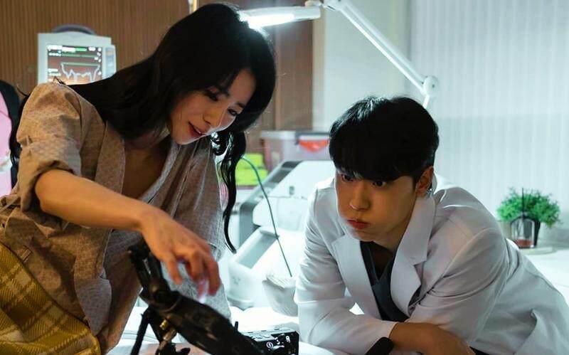 Tình trẻ Song Hye Kyo cầu cứu, Lim Ji Yeon bị công ty chơi xấu, dọa ép làm việc đau lòng - Hình 5