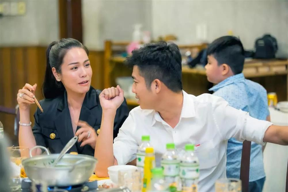 Nhật Kim Anh khoe ảnh hạnh phúc bên chồng cũ và con trai: Ngày yêu lại từ đầu không còn xa? - Hình 9