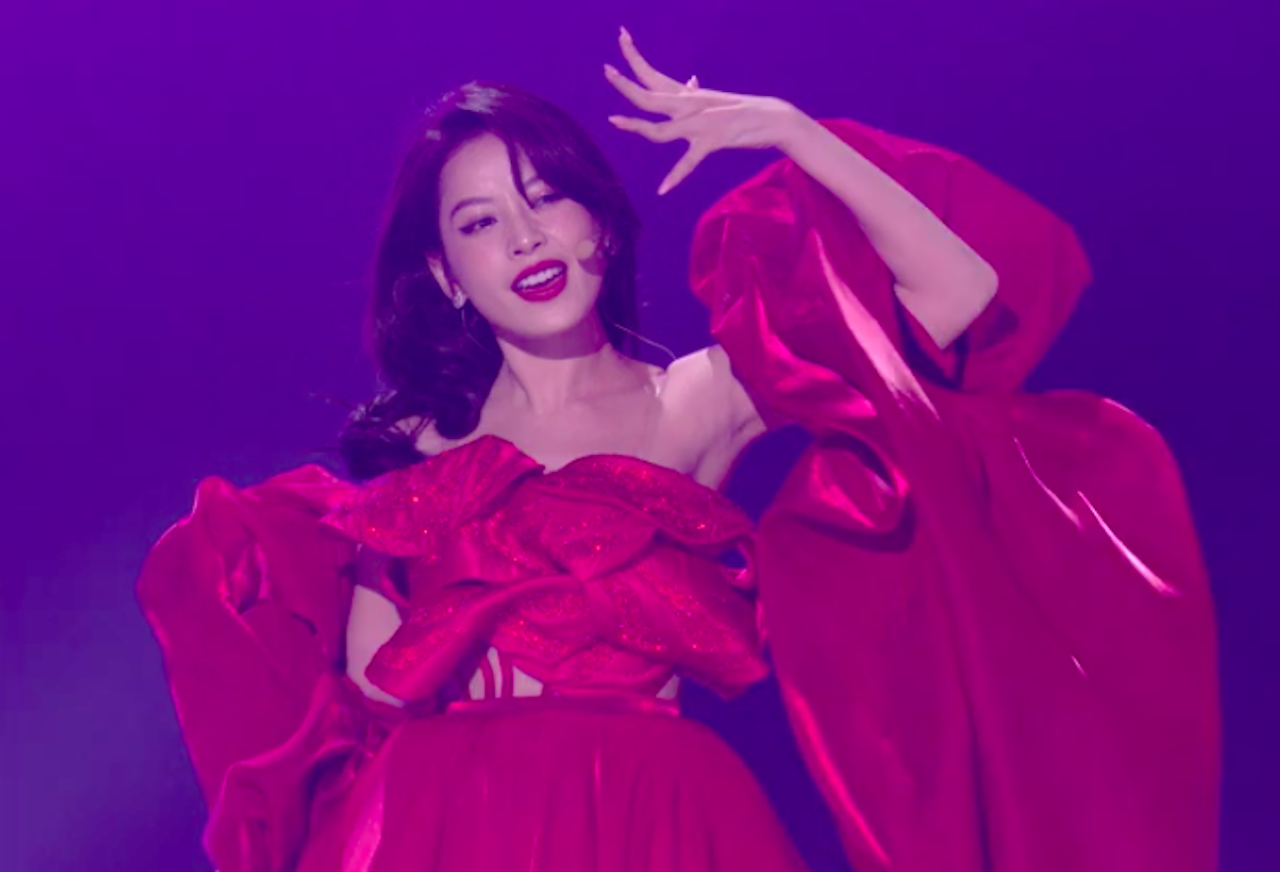 Chi Pu ranked towering despite singing "out of breath", Chinese netizens praised all the words? - Photo 8