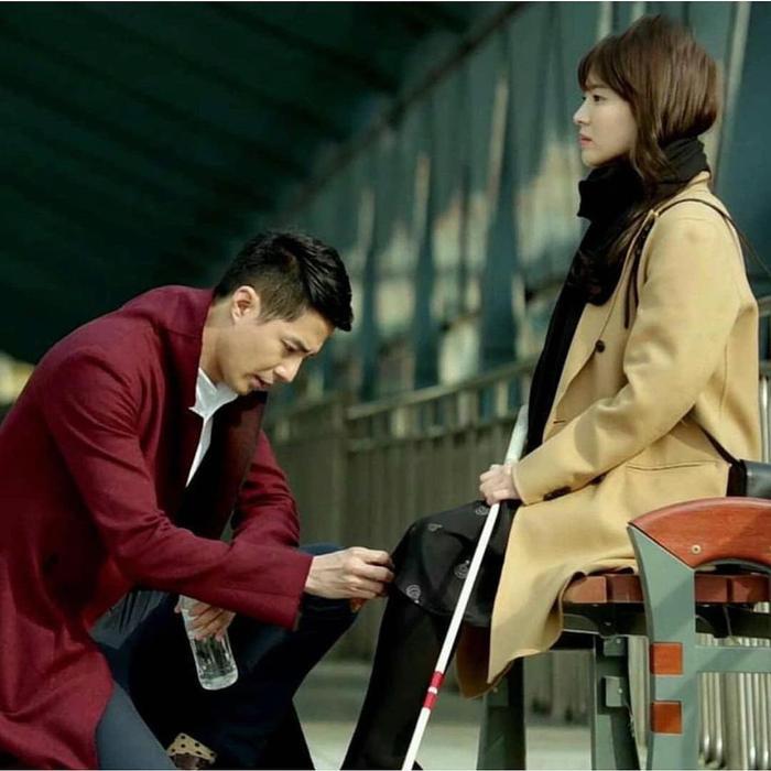 Lộ ảnh Song Hye Kyo hẹn hò 1 nam thần từng say đắm Son Ye Jin, Song Seung Hun - Lee Min Ho mất lượt? - Hình 3