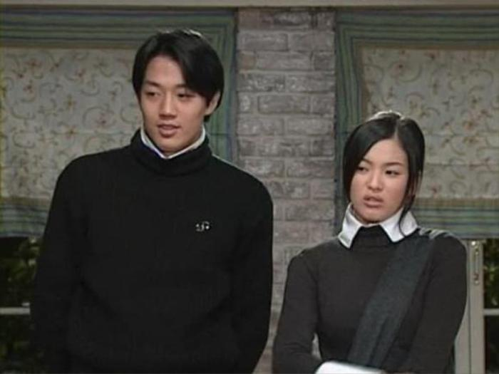 Song Hye Kyo rớt giá thảm hại, bị 1 nam thần từ chối thẳng mặt, người đàn ông lạ xuất hiện giải vây? - Hình 2