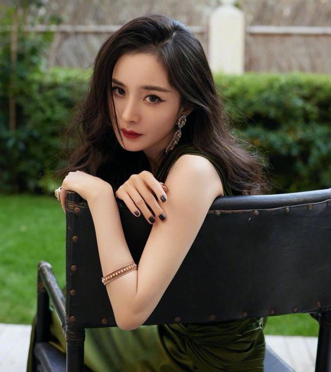 Triệu Lệ Dĩnh lập thành tích khủng khiến Dương Mịch - Lưu Diệc Phi xấu hổ, top 1 Tiểu hoa đán đã rõ! - Hình 5