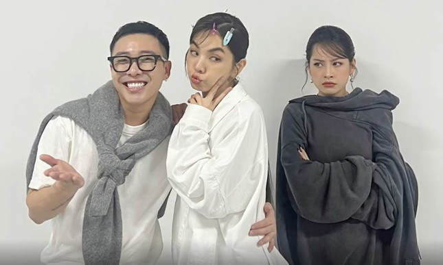 Tỷ tỷ đạp gió: Chi Pu bị loại khỏi chung kết vì thiếu 1 điều kiện, Amber an ủi, hứa sang Việt Nam? - Hình 5