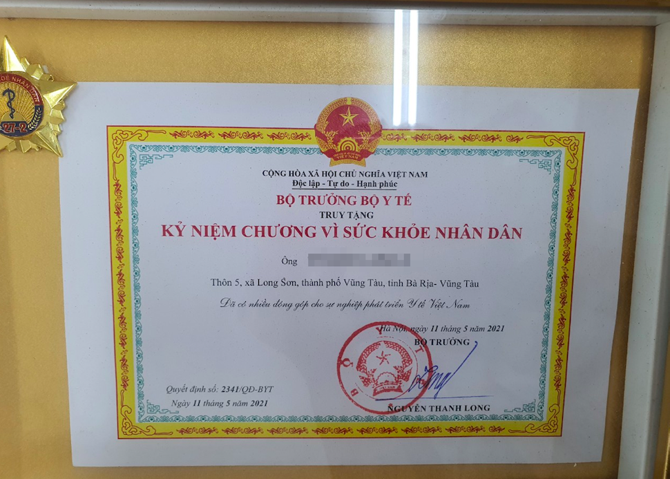 159 hành khách và toàn thể phi hành đoàn vui vẻ delay để chờ... một trái tim - Hình 6