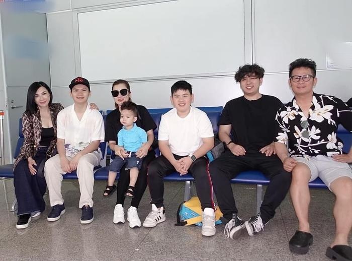 Bằng Kiều tổ chức sinh nhật cho 2 con trai, thái độ vợ mới khi đụng độ vợ cũ làm dân tình bàn tán - Hình 8