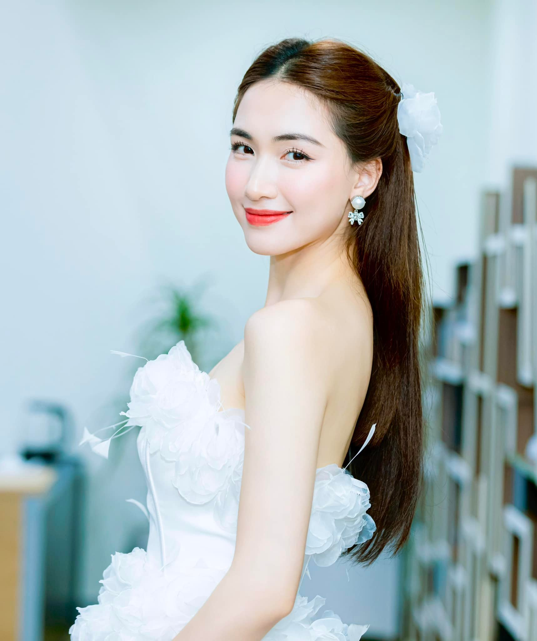 Trúc Nhân bị công an ập vào đêm diễn, Hòa Minzy trách móc đàn anh - Hình 4