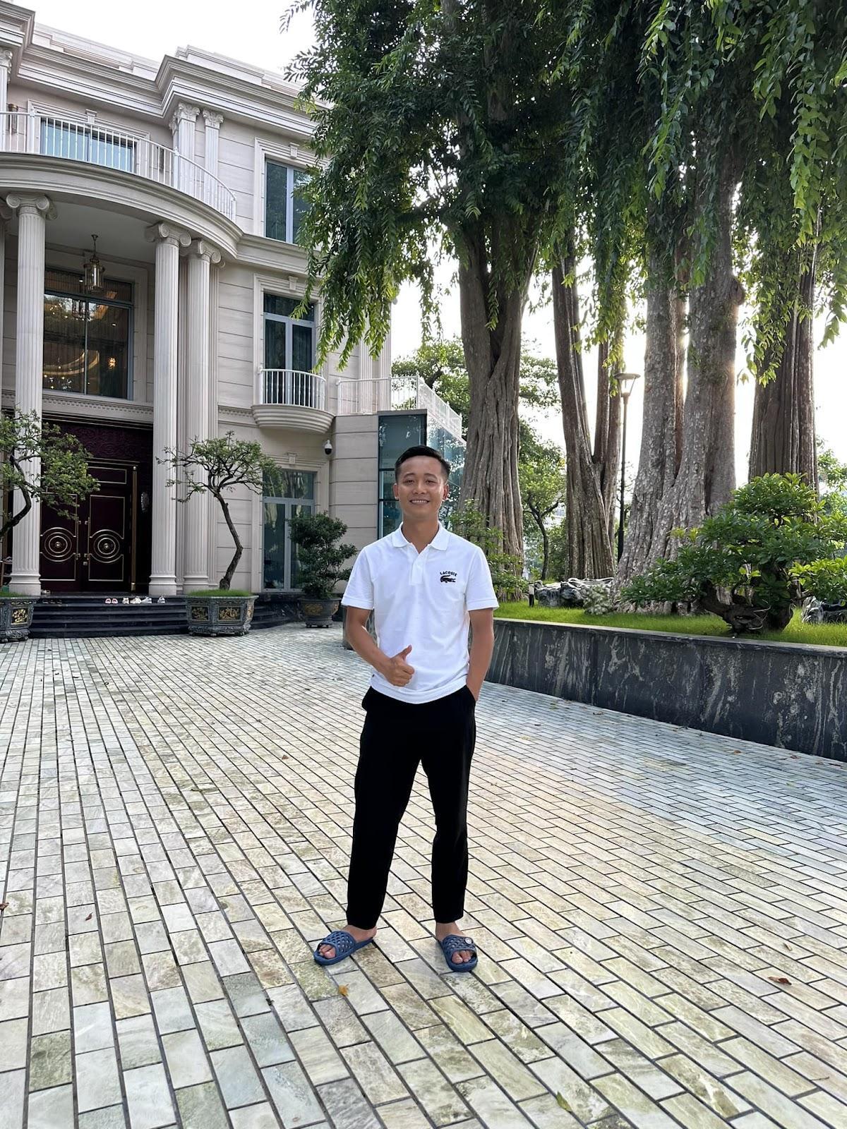 Quang Linh vừa về VN đã chốt căn biệt thự tiền tỷ, Tiến Nguyễn và team Châu Phi tiết lộ chuyện sốc - Hình 2