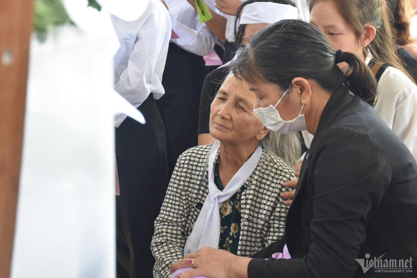 Tang lễ đầy nước mắt của 4 mẹ con bị bố ruột hạ độc ở Khánh Hòa: Ước mơ dang dở của các con bị bỏ lỡ - Hình 2