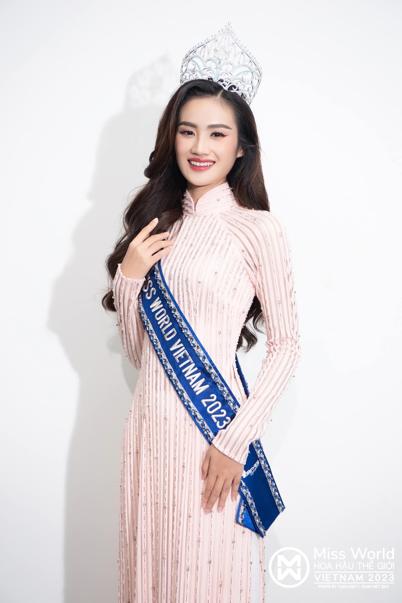 Sở VHTT Bình Định làm việc với bà trùm hoa hậu Phạm Kim Dung đề nghị thu hồi vương miện của Ý Nhi - Hình 1