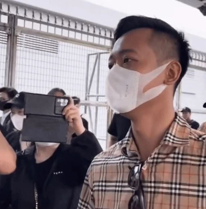Quang Linh Vlogs lần đầu tiết lộ 1 sự thật đau lòng khi về VN, fan xót xa thốt lên: Thương quá chừng - Hình 4