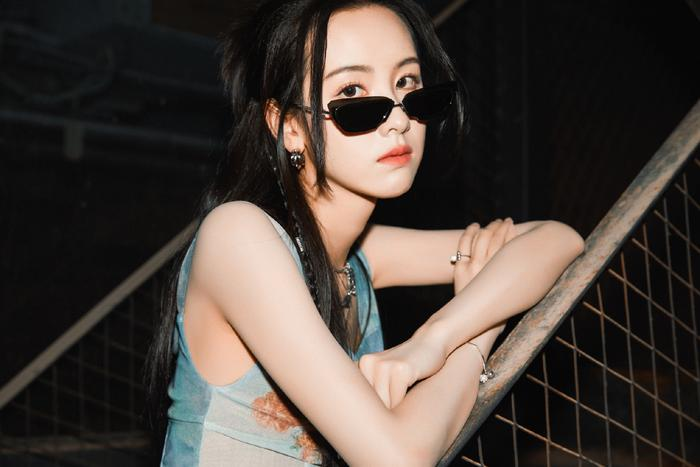 La Vân Hi công khai hẹn hò cùng chị gái Bạch Lộc, fan thắc mắc xưng hô thế nào? - Hình 4