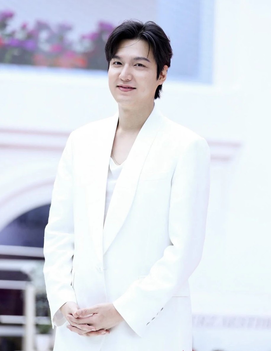 Lee Min Ho vẫn được khen ngợi dù tăng cân, hé lộ phim mới sắp ra mắt khiến fan đứng ngồi không yên - Hình 2