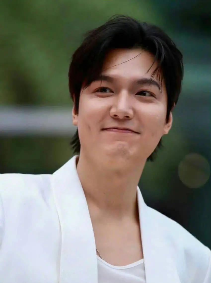 Lee Min Ho vẫn được khen ngợi dù tăng cân, hé lộ phim mới sắp ra mắt khiến fan đứng ngồi không yên - Hình 3
