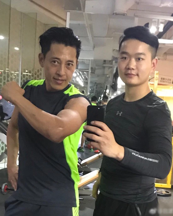 Lệnh Hồ Xung Lữ Tụng Hiền: Từ chối phú bà, chung tình tuyệt đối với vợ dù chẳng thể có con - Hình 10