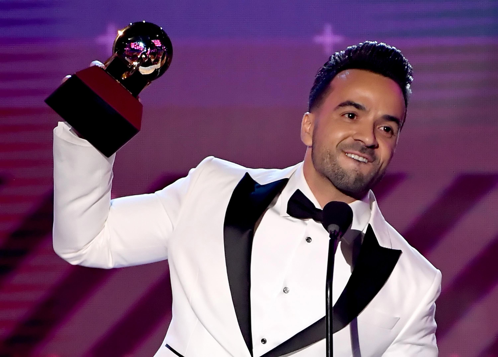Luis Fonsi: chủ nhân siêu hit Despacito, hơn 8,2 tỷ lượt xem, lao đao lấy lại vị thế nhưng bất thành - Hình 1