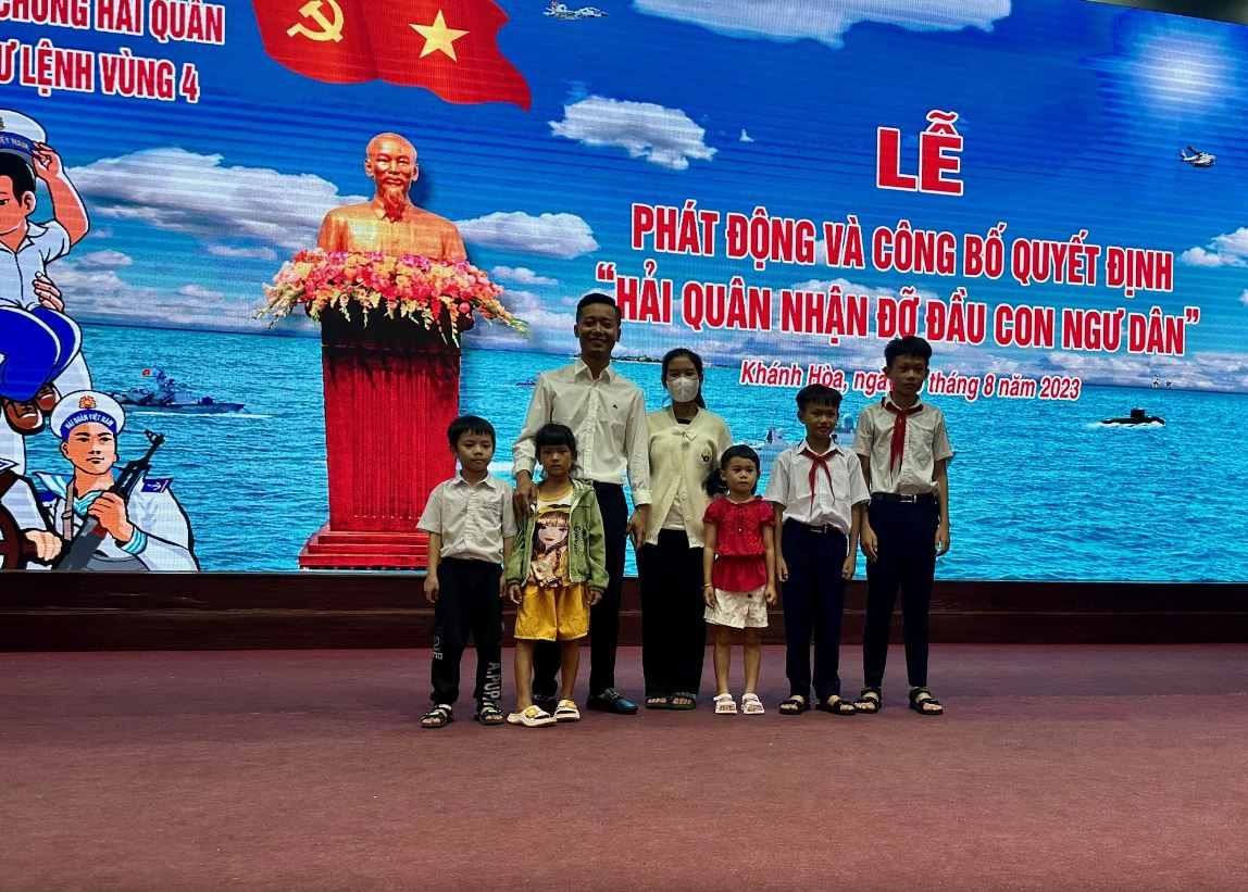 Quang Linh Vlog vừa mơ gặp người đặc biệt khi về đến VN, bố ruột Thùy Tiên liền bóc trần lời nói dối - Hình 2