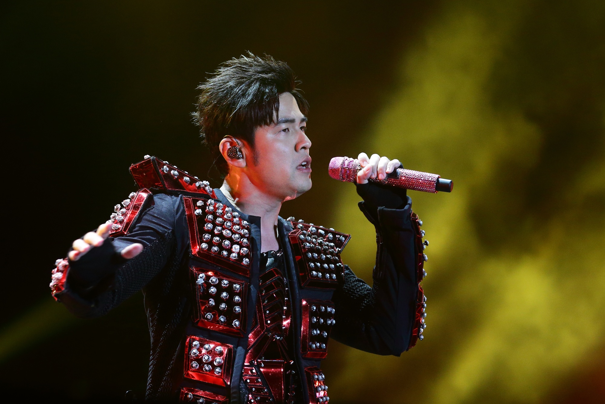 Châu Kiệt Luân gặp tai nạn nghiêm trọng, nôn mửa, chấn thương tại đêm Concert - Hình 4