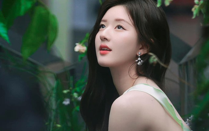 Triệu Lệ Dĩnh: Không có đẳng cấp lên trang bìa tạp chí, bị đàn em dựa hơi công khai cạch mặt - Hình 8
