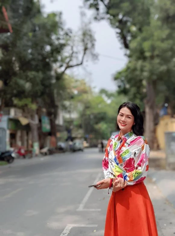 Hoàng Xuân: Chuyên đóng phu nhân Chủ tịch, U50 trẻ đẹp, đời thực hạnh phúc - Hình 5