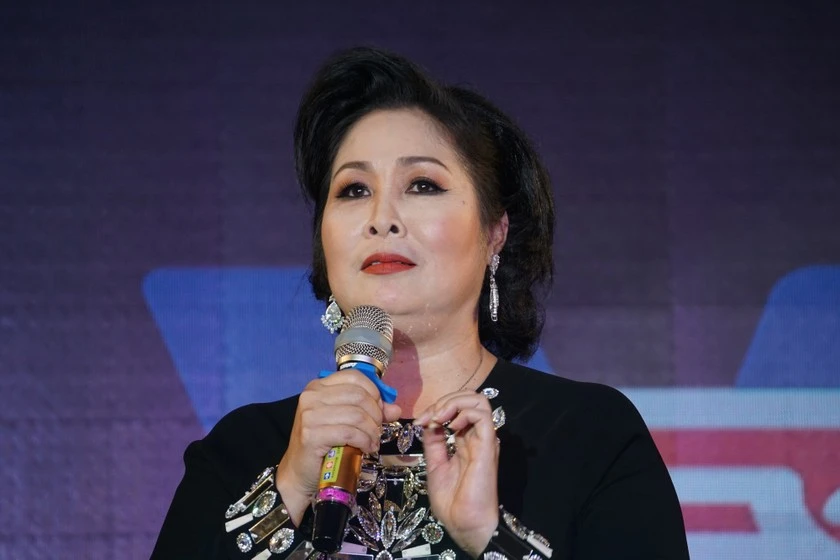 Hồng Vân khoe được đeo kim cương trị giá chục căn nhà, gợi nhớ bà Phương Hằng - Hình 5