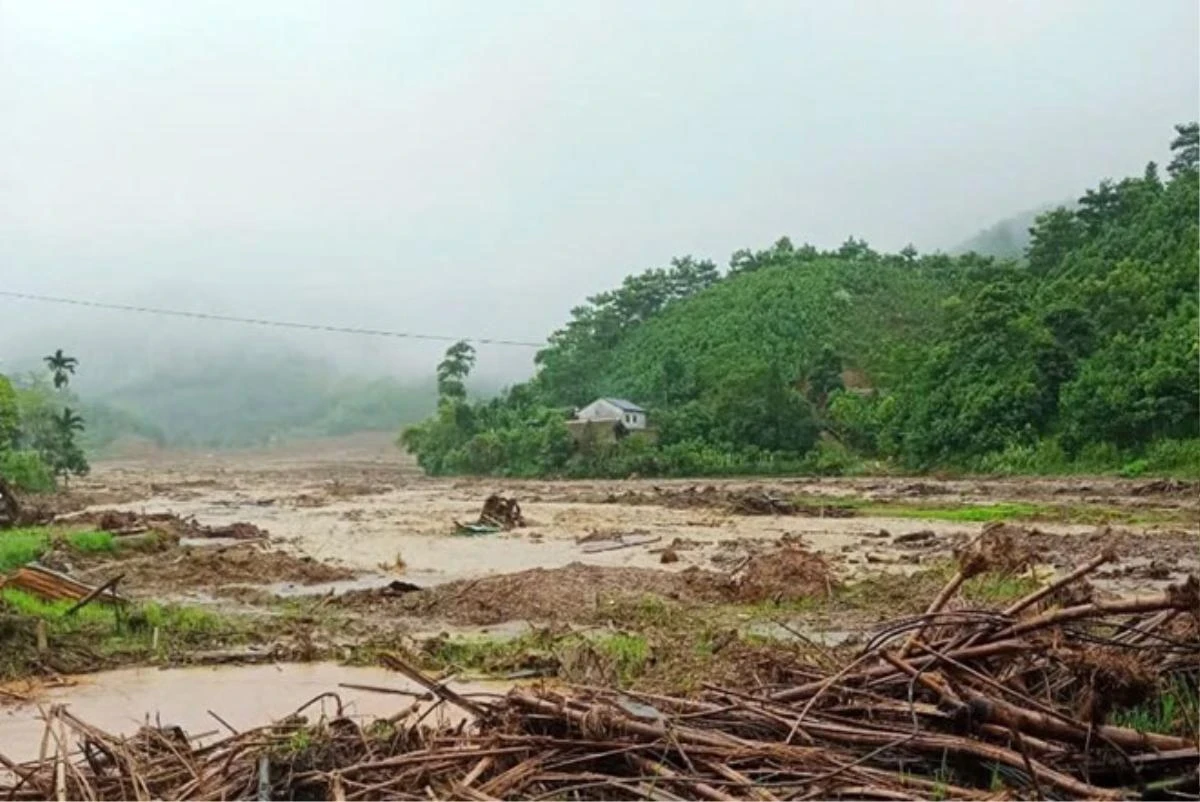 Flash flood in Nu village: Rescue forces stop searching, 7 people still missing - Photo 2